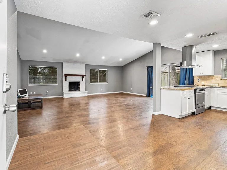 23135 Birnam Wood Blvd — Photo 4