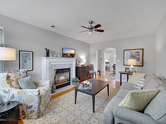 4th image of 4907 N Wolcott Ave APT 2A