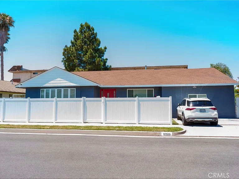 12329 Oxford — Photo 10