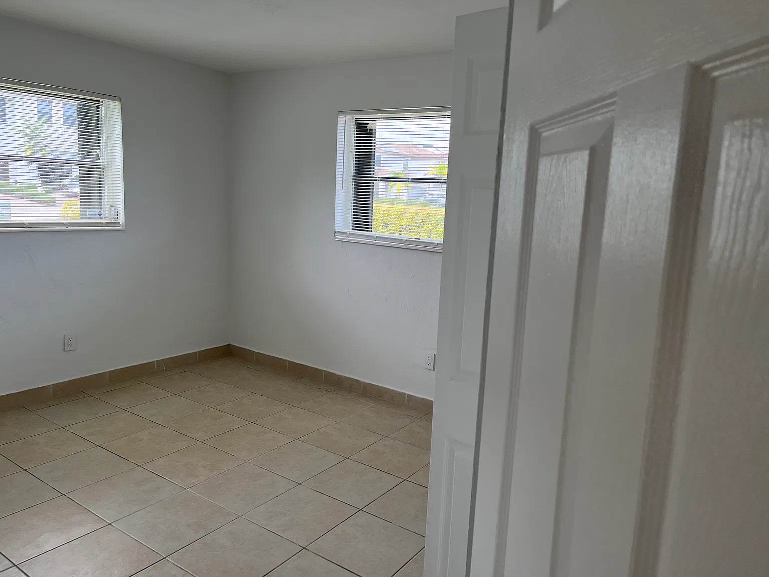 2 bed, 996 sqft, $2,200 — Photo 2