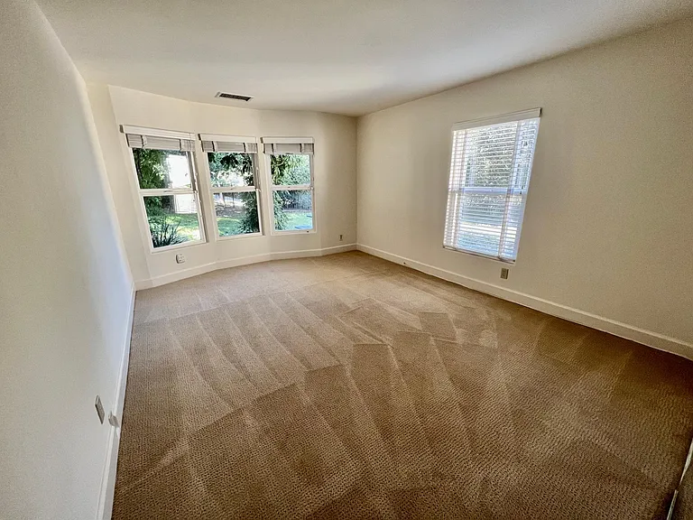 393 Rudolph Dr — Photo 18