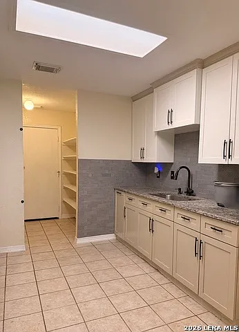 4 bed, 2.0 bath, 2180 sqft, $1,850 — Photo 4