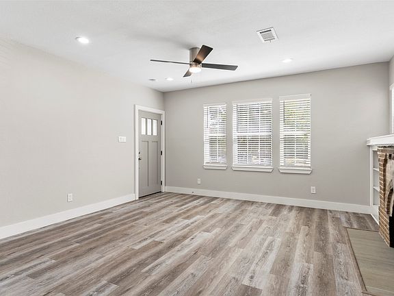 3rd image of 604 S Fitzhugh Ave