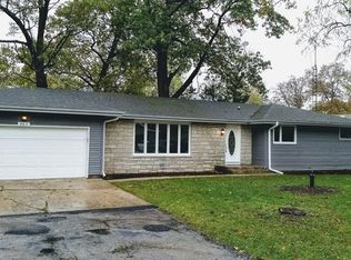 967 S Spruce Ln, Saint Anne, IL 60964