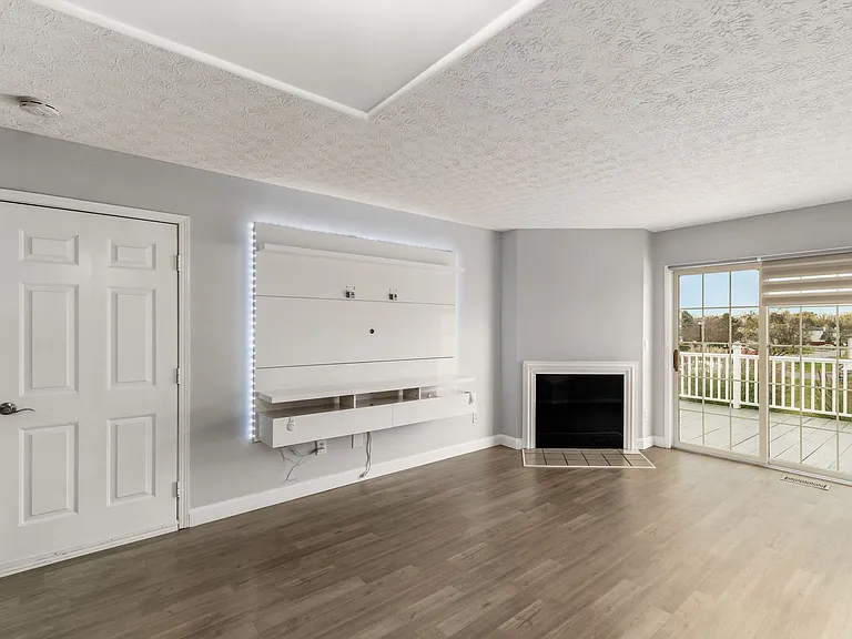 7374 Donovan Dr — Photo 14