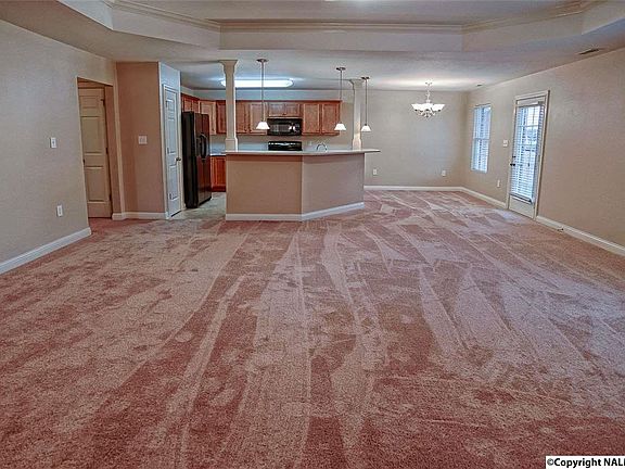 4th image of 102 Lazy Oak Dr
