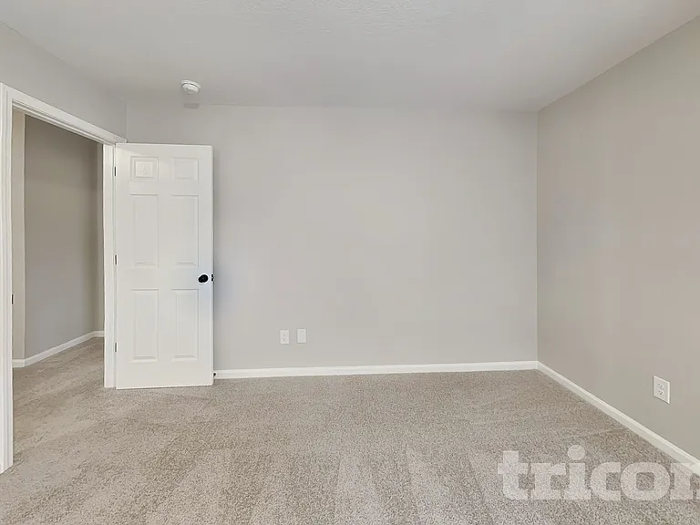 4635 Christenbury Hills Ln — Photo 9