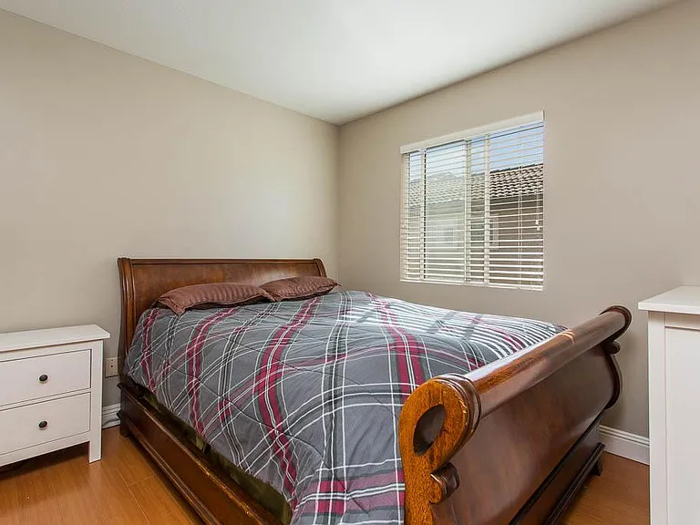 2527 Aurora Ln — Photo 15