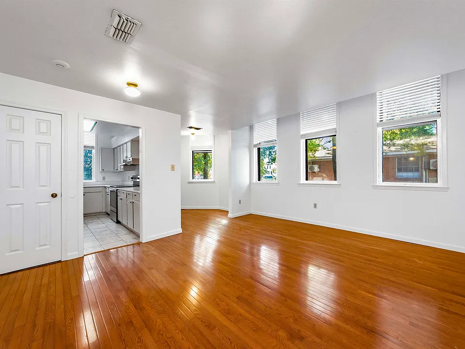 1500 Center St #9
