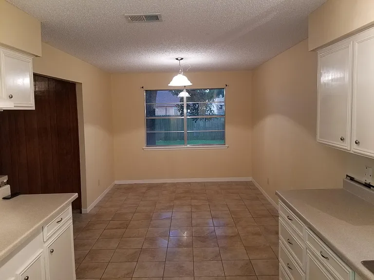 518 Walnut St — Photo 10