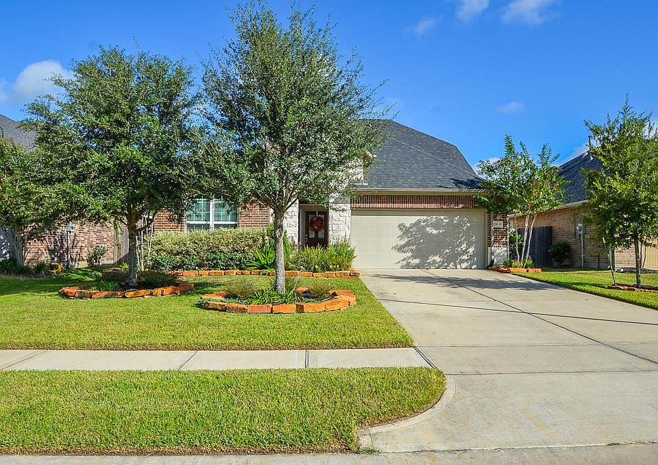 1st image of 29038 Davenport Dr