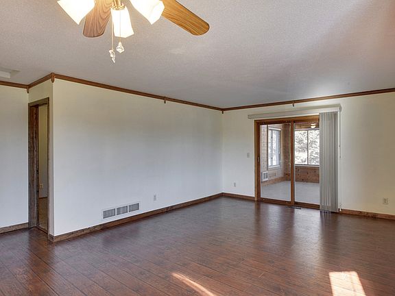 5th image of 4270 Ximines Ln N