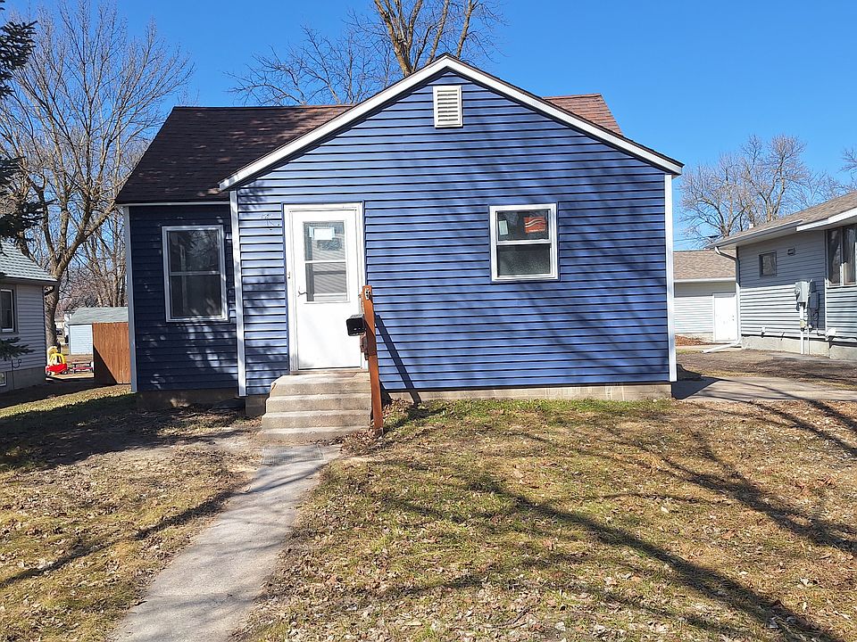 1st image of 311 17th St N #1