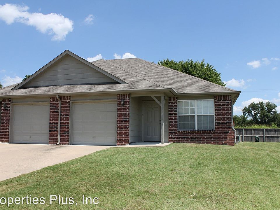 1st image of 999 Clearwater Cir