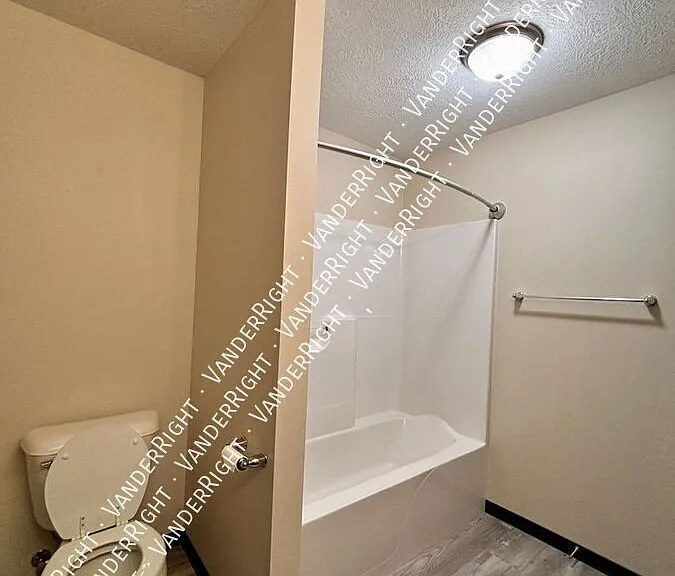 2321 S Creekview Ave — Photo 17