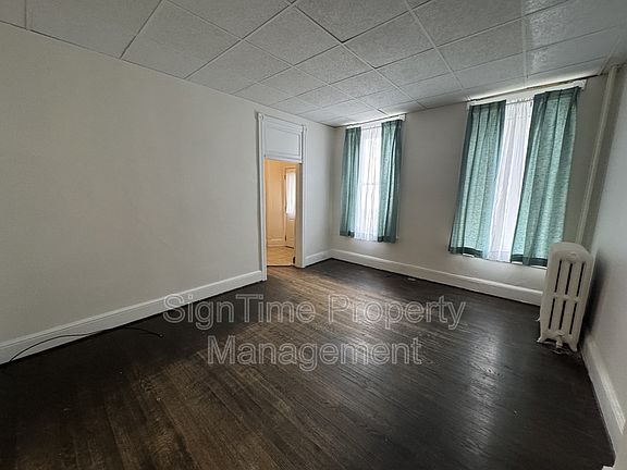 2nd image of 42 E Franklin St