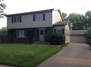 3809 Brinkwood Rd, Des Moines, IA 50310