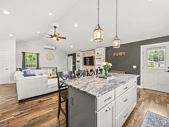 4th image of 20 Mountain View St