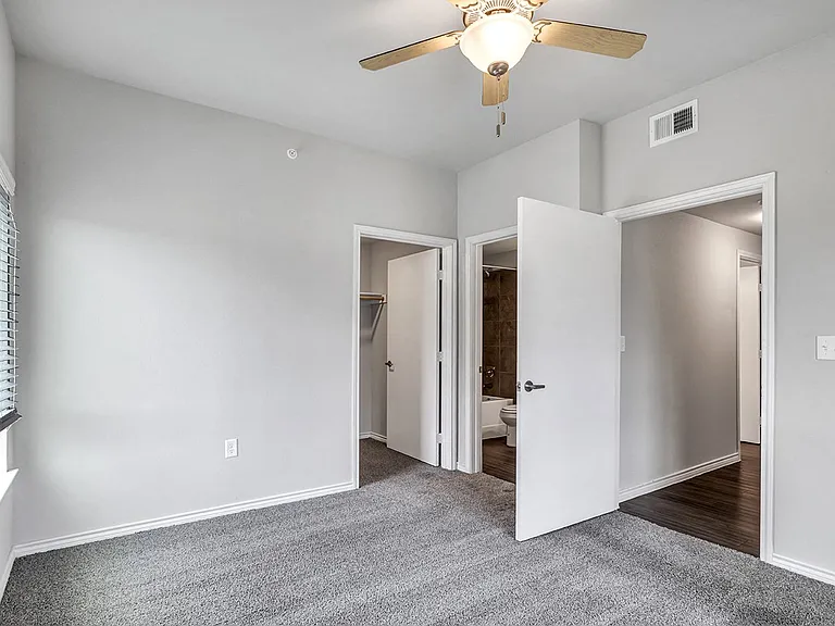 2601 Singing Wind Dr — Photo 15