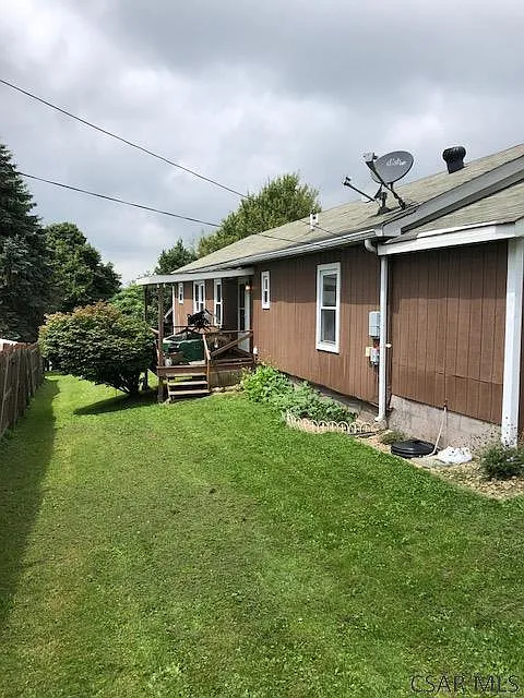 623 Middle St photo 1