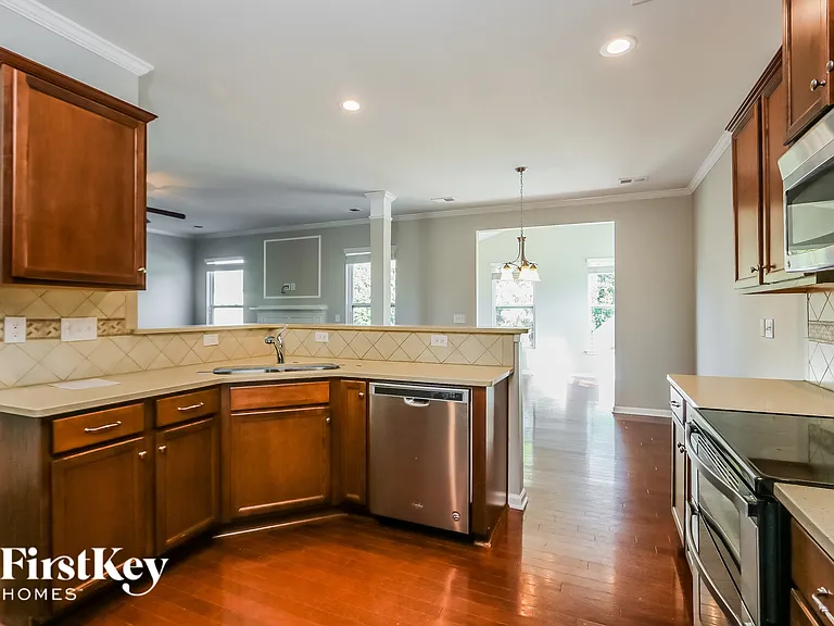 1023 Potomac Rd — Photo 5
