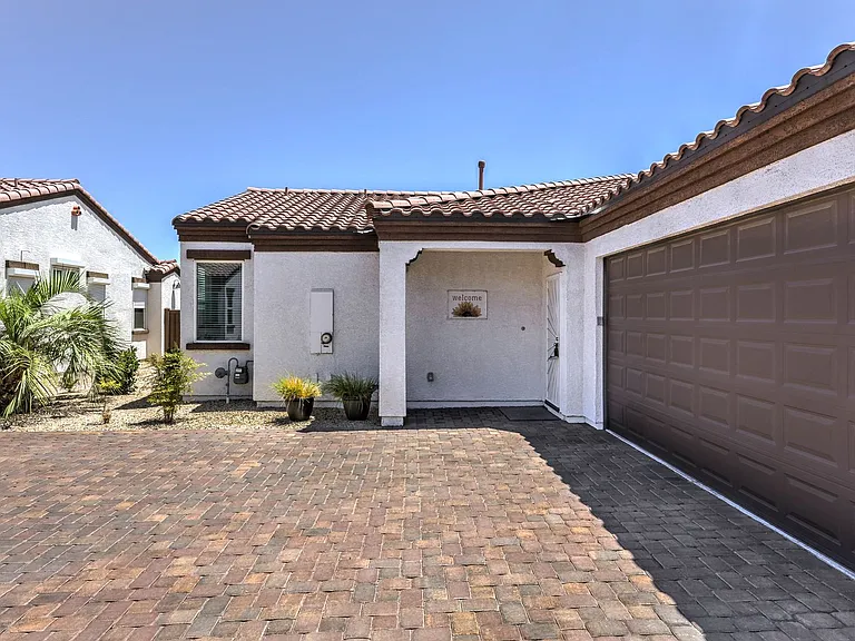 1535 Franklin Ln — Photo 2