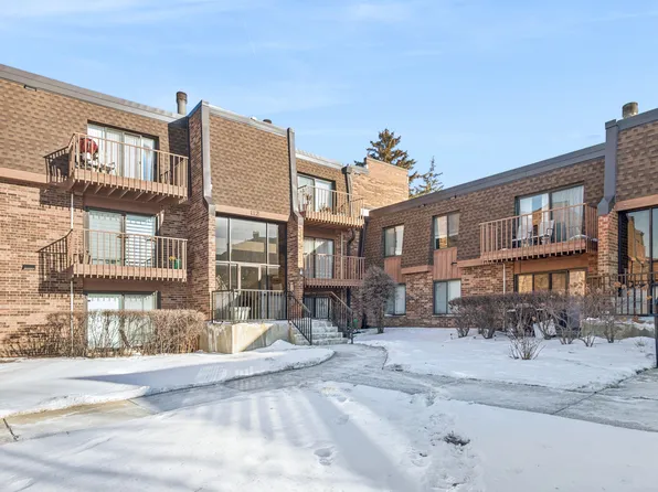 112 Mullingar Ct APT 1C, Schaumburg, IL 60193