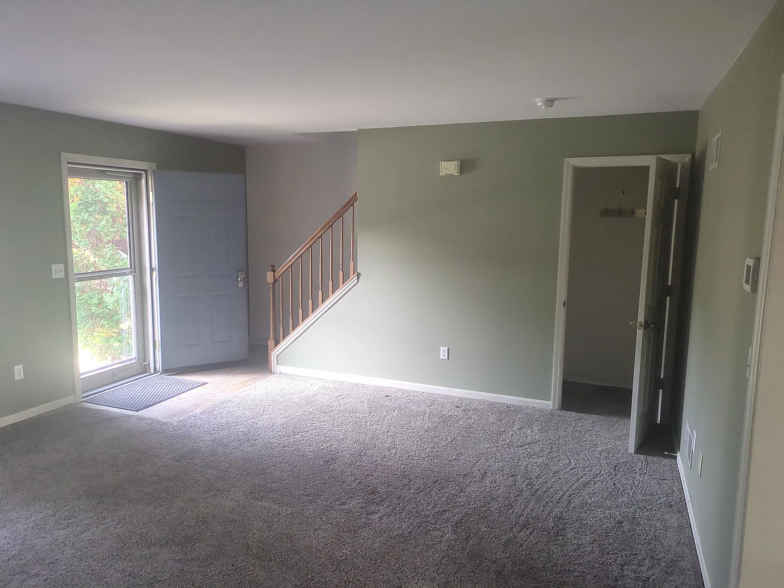 3 bed, 1.5 bath, 1320 sqft, $1,850 — Photo 3