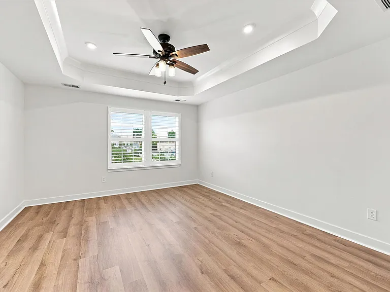 523 E Union St — Photo 13