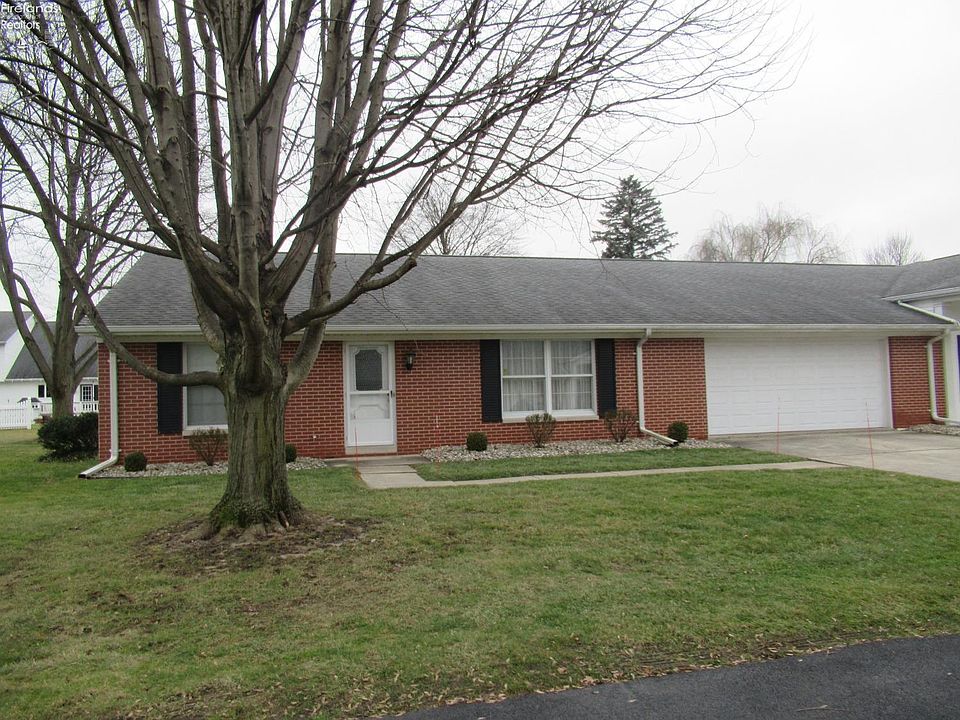 1st image of 31 Shaker Ct