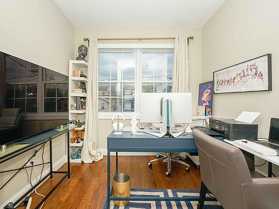 Bedroom#1 / Flex room (office)