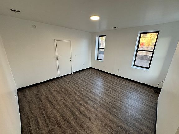 3rd image of 73 Wave St Floor 2