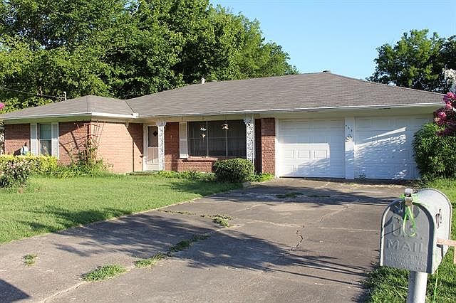 2nd image of 512 Peach St