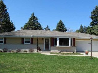 W154N10191 Moonlite Dr, Germantown, WI 53022