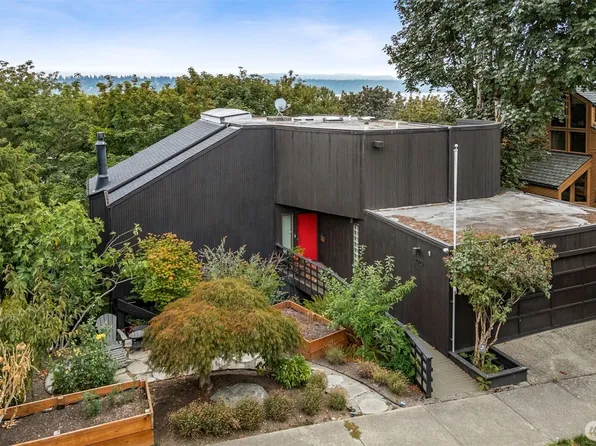 2028 34th Avenue S, Seattle, WA 98144