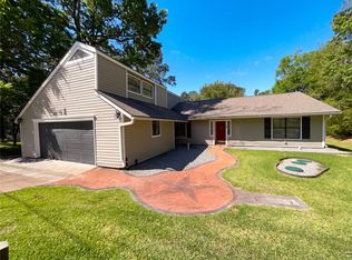 241 Greenbriar Dr, Livingston, TX 77351