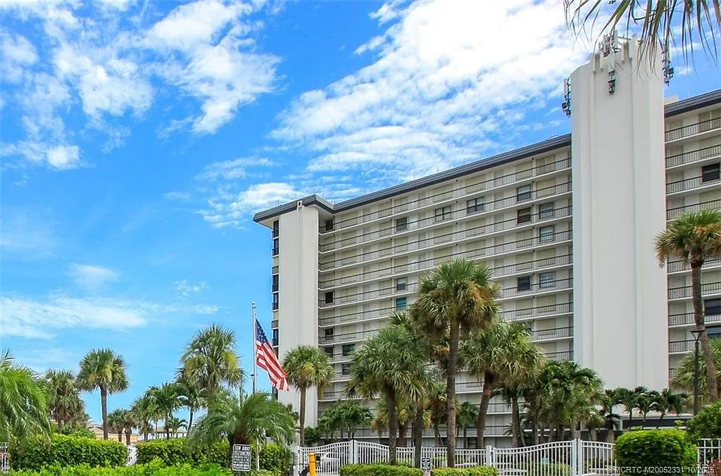 Building Photo - 10680 S Ocean Dr #1005