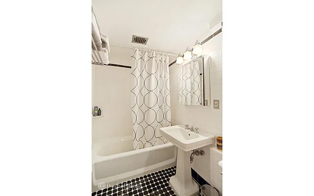 Sold by Douglas Elliman | media 4