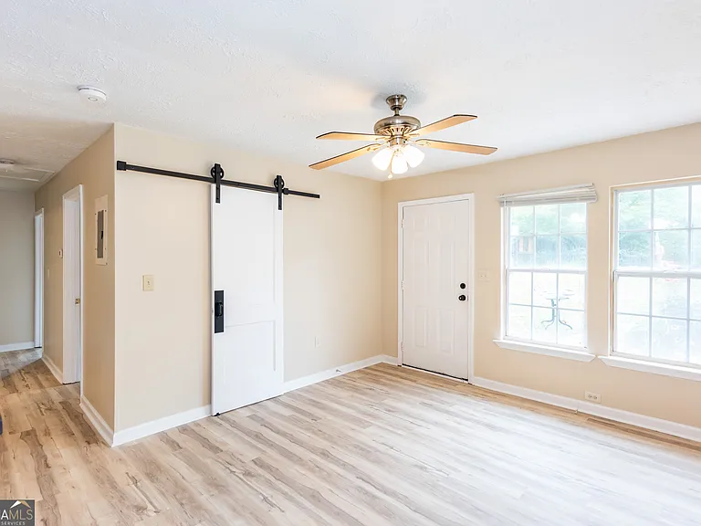 2435 Claude St NW — Photo 3