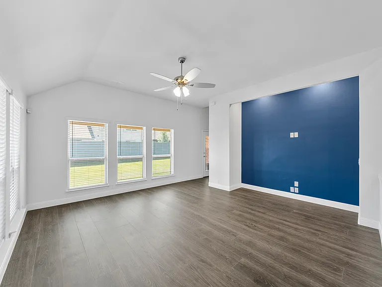 7404 Hawthorne Way — Photo 18