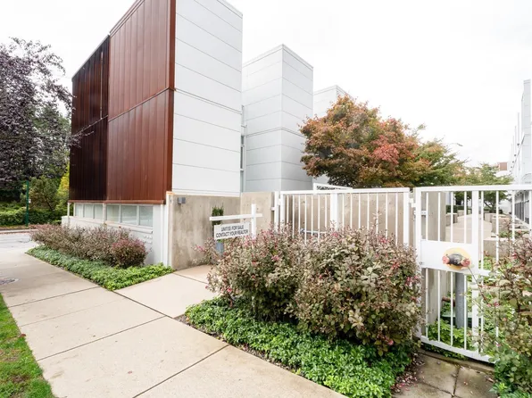 2208 Willow St, Vancouver, BC V5Z 0C8
