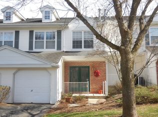 9 Magnolia Ln, Mount Arlington, NJ 07856