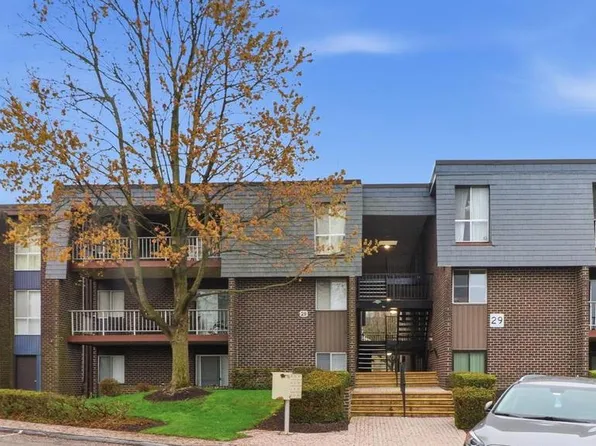 29 Stonehenge Cir APT 2, Baltimore, MD 21208