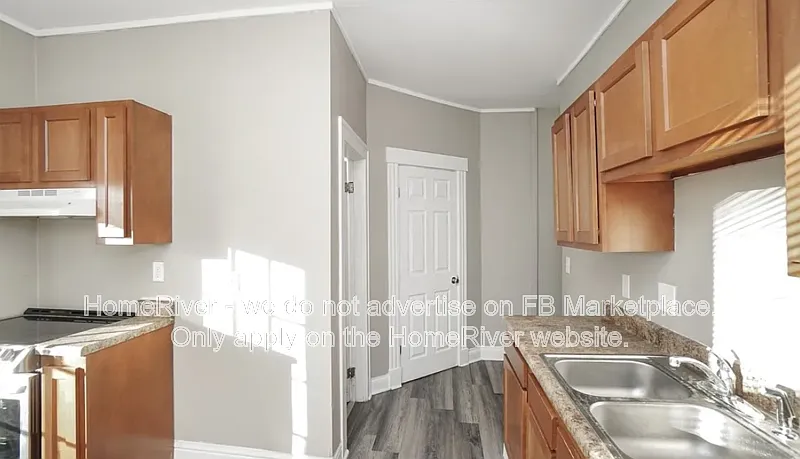 3 bed, 2.0 bath, 1600 sqft, $1,695 — Photo 4
