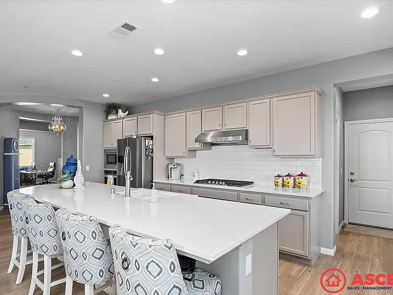 14430 Utica Way — Photo 6