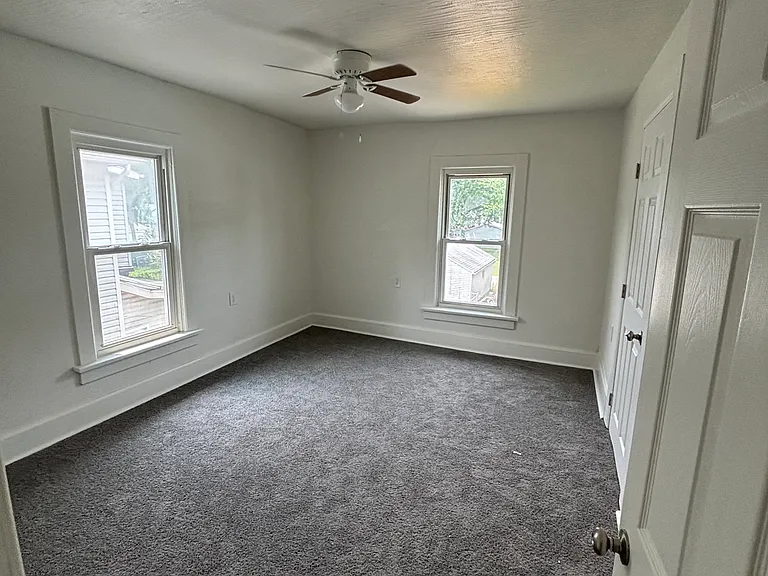 457 Olney Ave — Photo 9