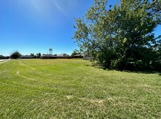 904 Enlow Cir, Commerce, TX 75428