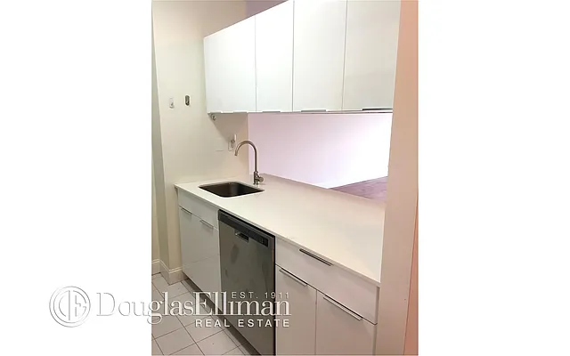 Rented by Douglas Elliman | media 16
