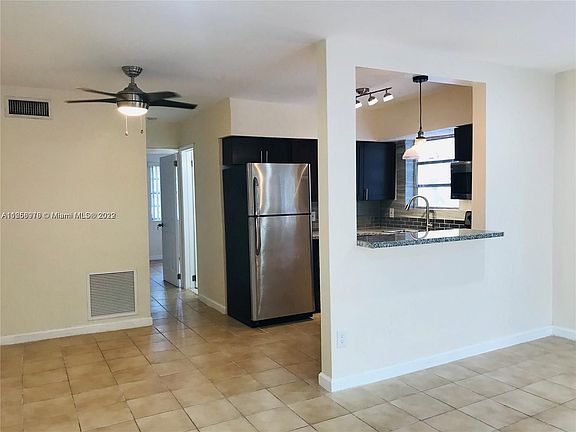 5th image of 521 NE 62nd St APT 1