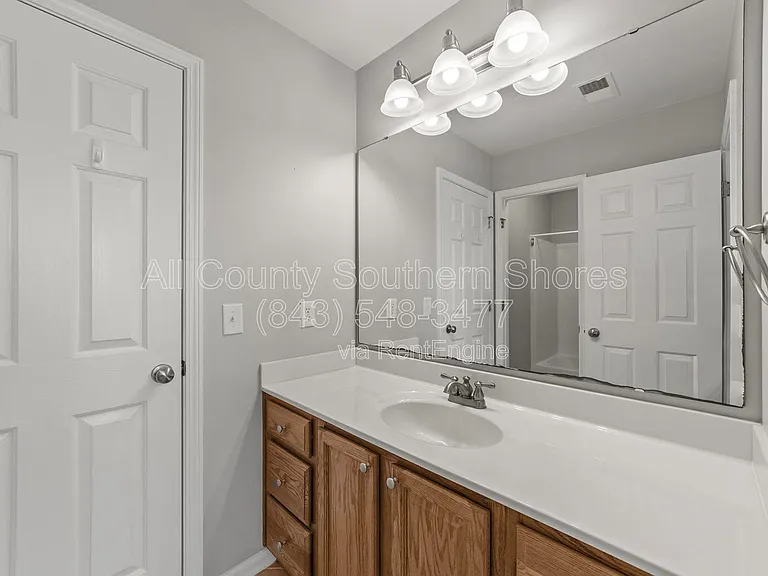 264 Viareggio Rd — Photo 29